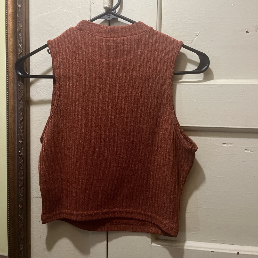 SHEIN Rust Ribbed Muscle Tee - Picture 2 of 2